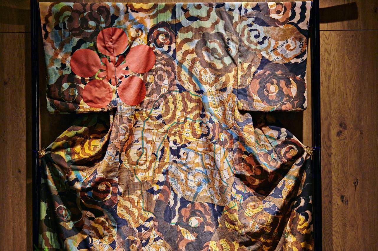 Hyatt Centric Kanazawa Exteriér fotografie A silk fabric