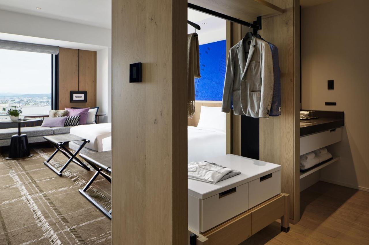 Hyatt Centric Kanazawa Exteriér fotografie A room at the hotel