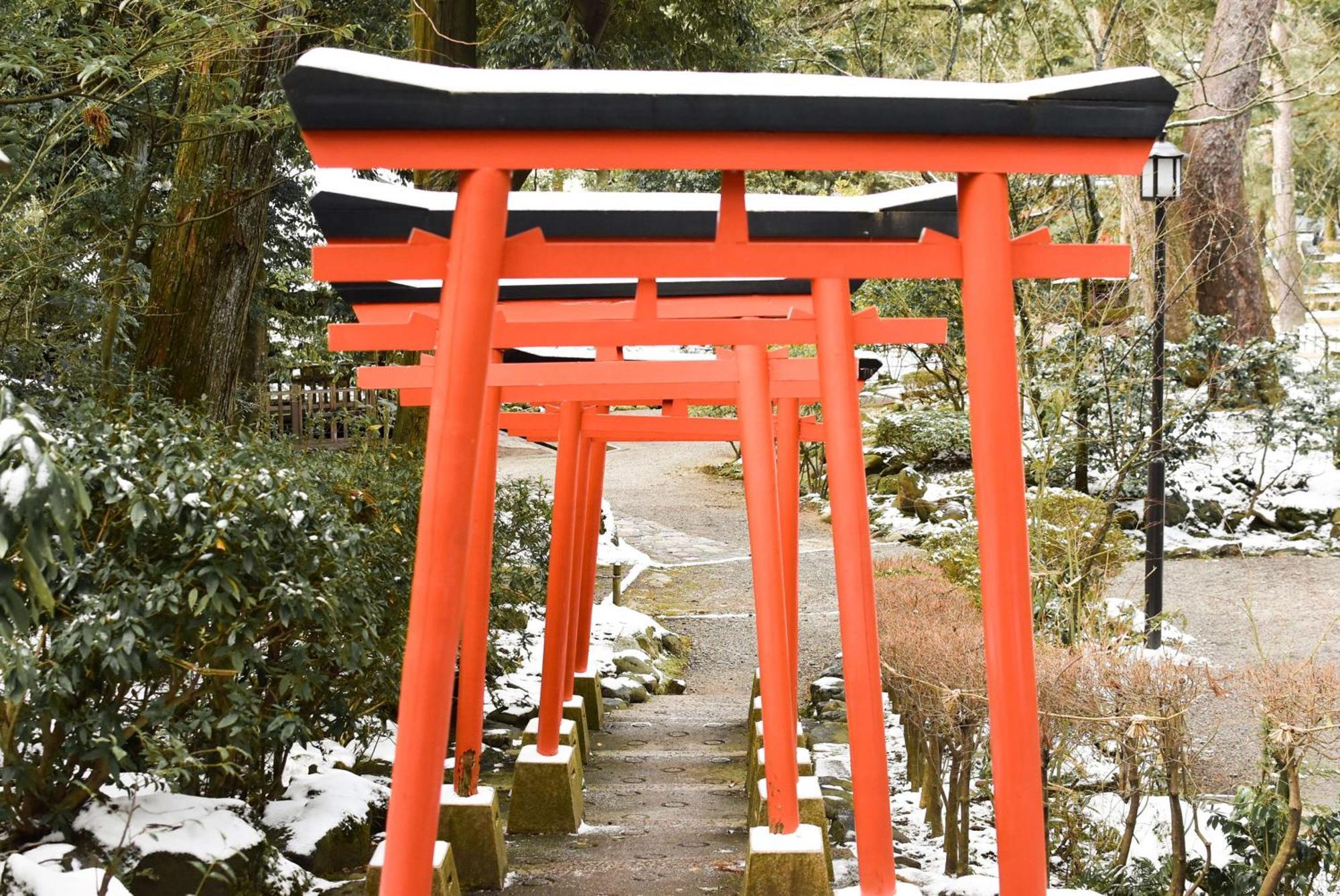 Hyatt Centric Kanazawa Exteriér fotografie Torii at the shrine